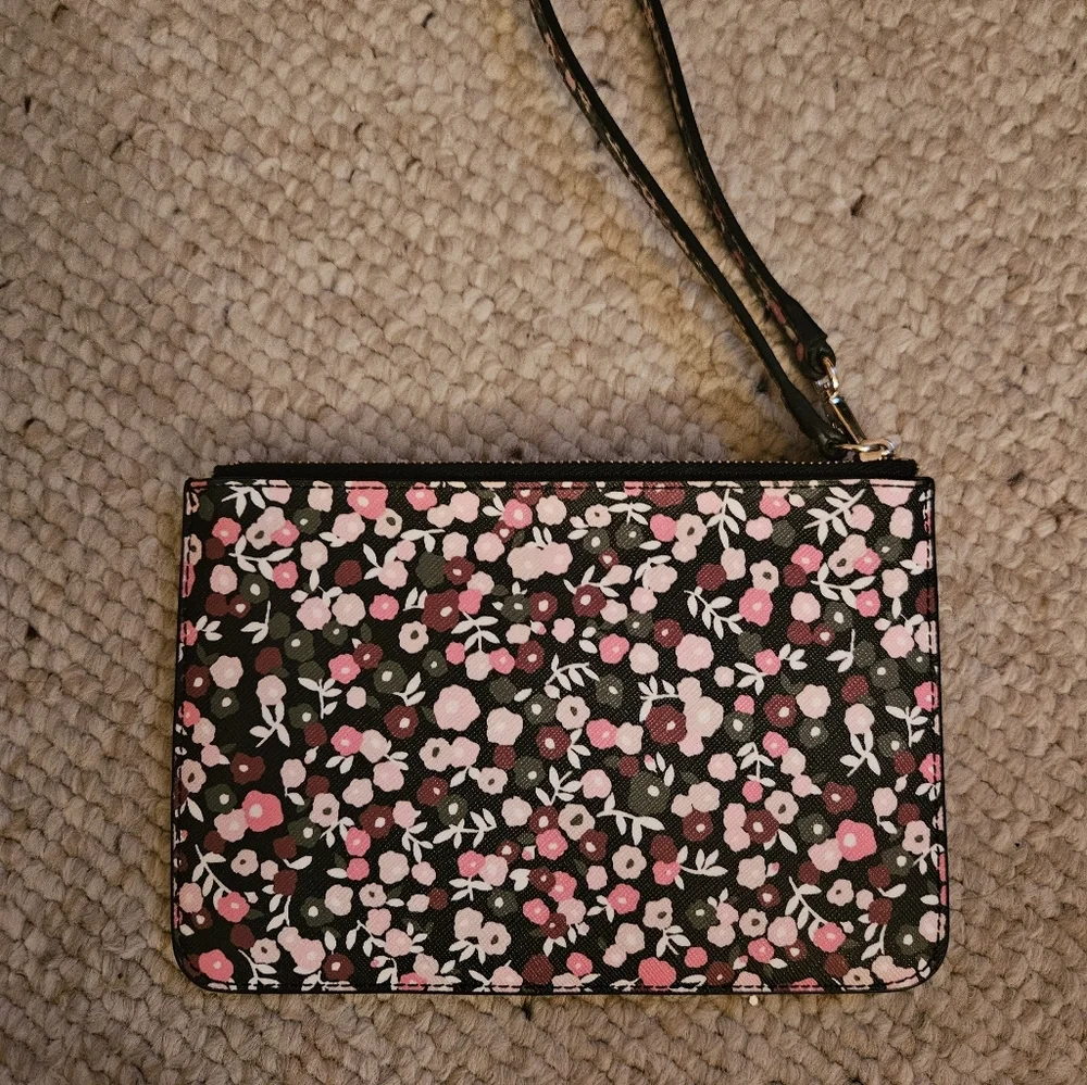 Kate ♠️ Spade New York Shore St. Park Ave Floral Tinie